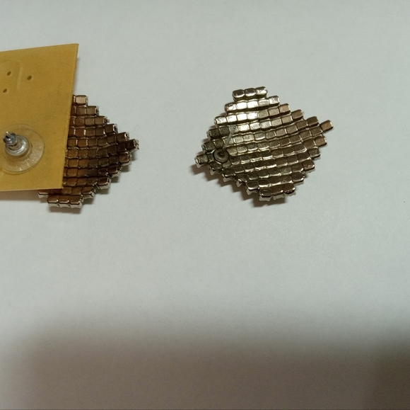 Diamond Rhinestones Earrings , Pierce ,Nip-Tips, Prong Setting, Silver Metal - Picture 4 of 6